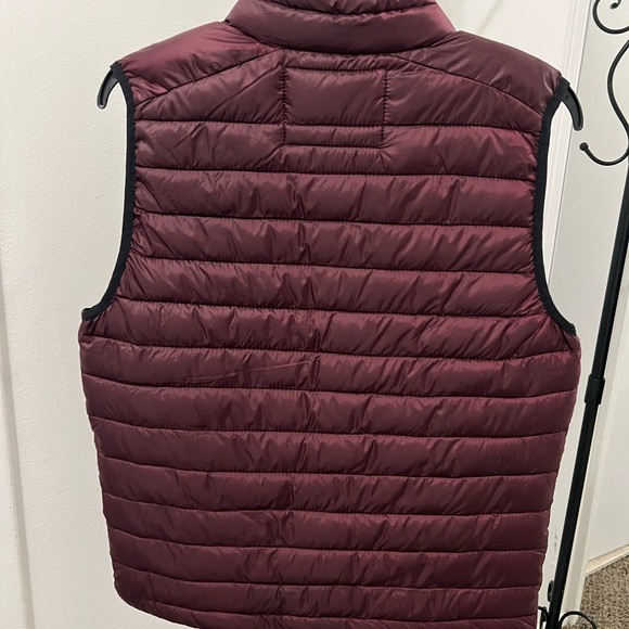 Aeropostale NWOT Burgundy Puffer Vest. #018 - Picture 2 of 5